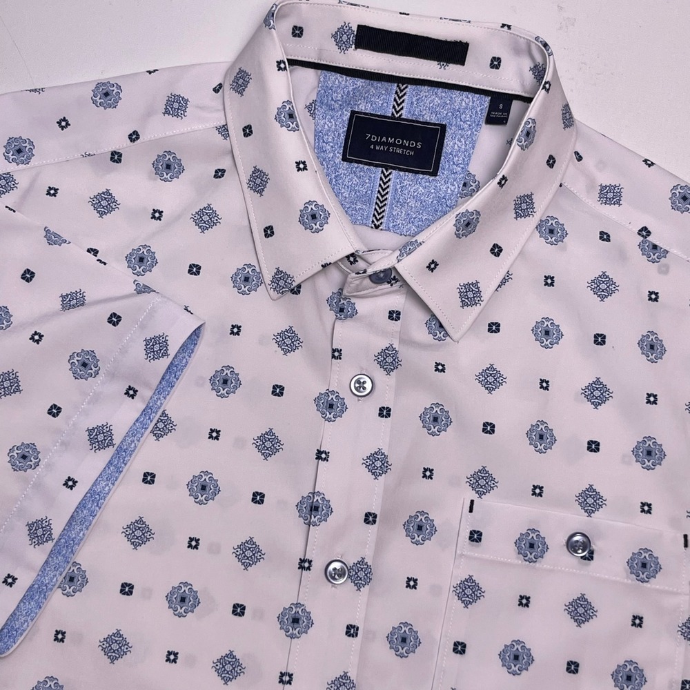 7Diamonds Mens Small White Blue Short Sleeve Button Down 4 Way Stretch Medallion